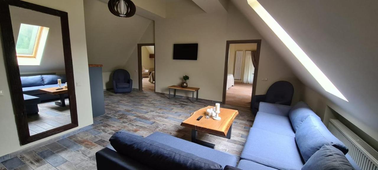 Casa Iustin Ξενοδοχείο Moroeni Εξωτερικό φωτογραφία