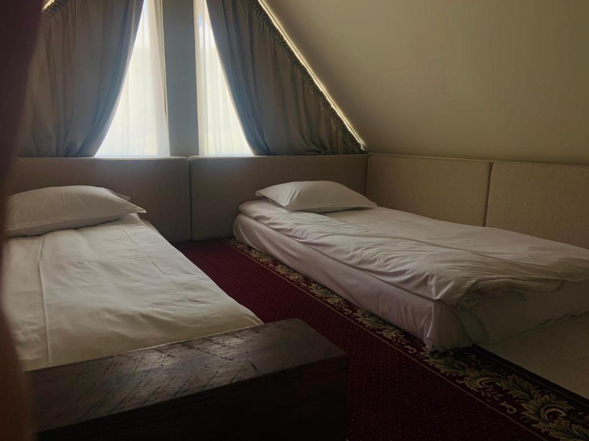 Casa Iustin Ξενοδοχείο Moroeni Εξωτερικό φωτογραφία