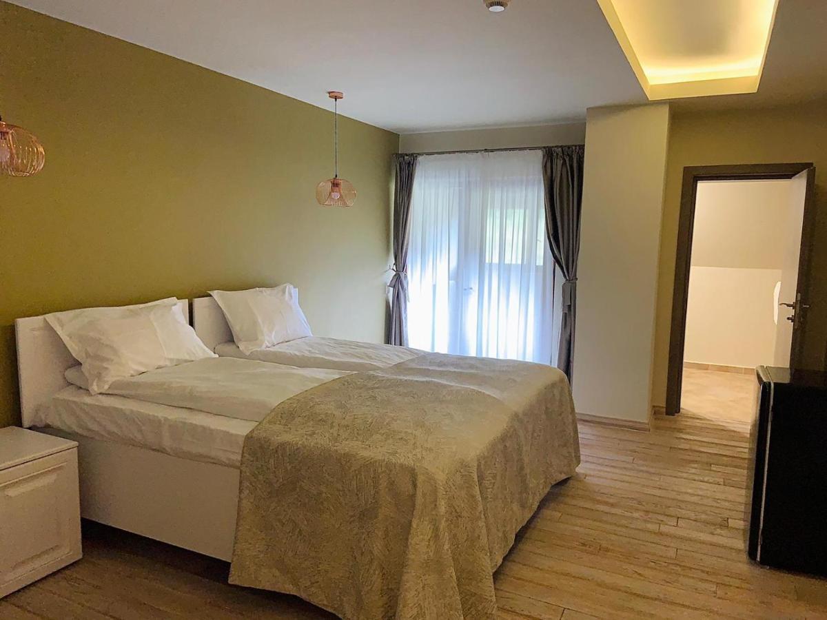Casa Iustin Ξενοδοχείο Moroeni Εξωτερικό φωτογραφία