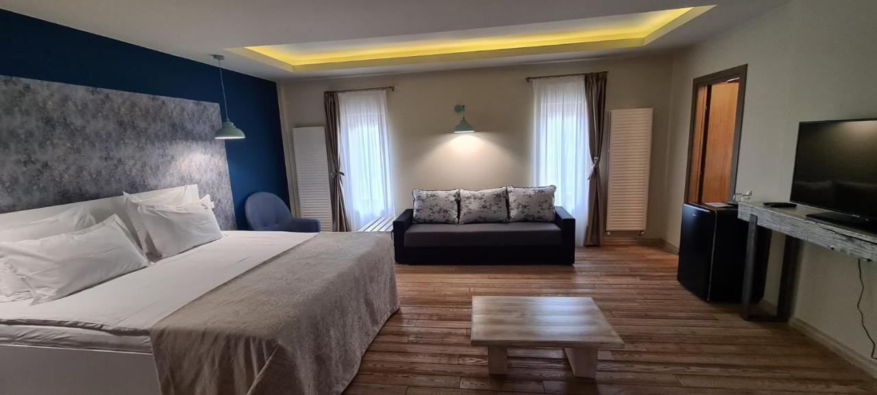 Casa Iustin Ξενοδοχείο Moroeni Εξωτερικό φωτογραφία