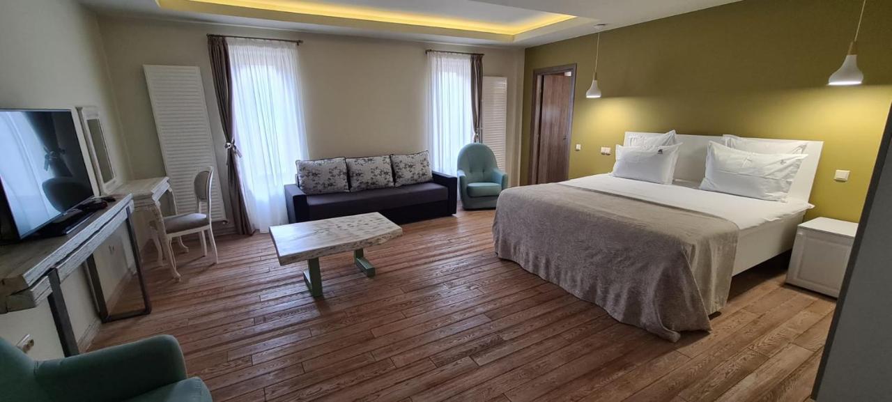 Casa Iustin Ξενοδοχείο Moroeni Εξωτερικό φωτογραφία