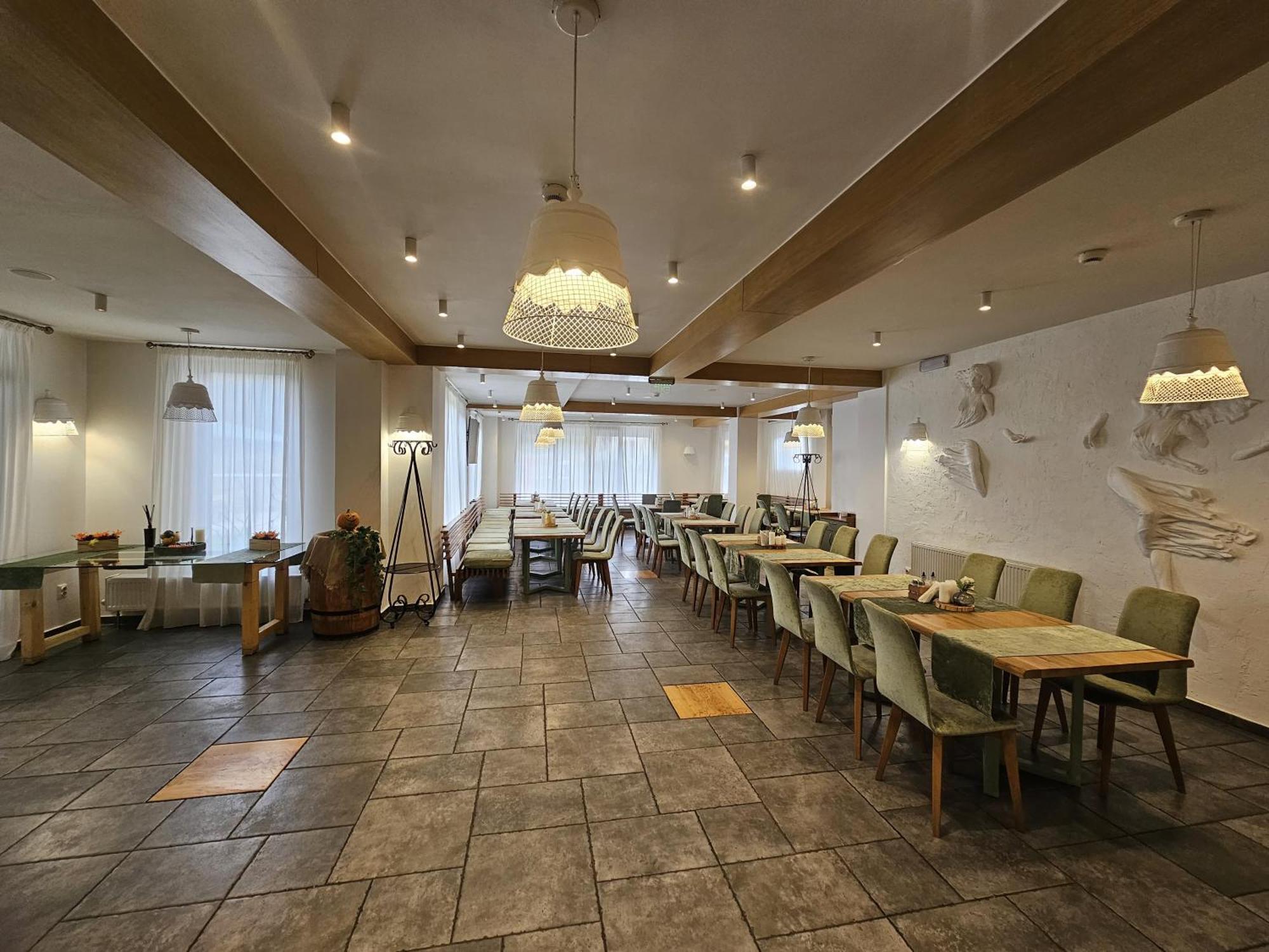 Casa Iustin Ξενοδοχείο Moroeni Εξωτερικό φωτογραφία